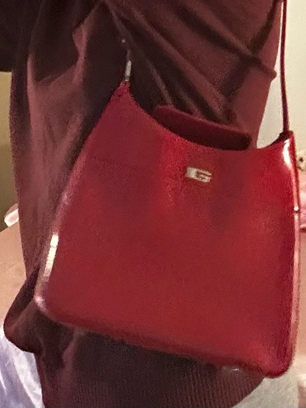 Red Shoulder Bag with Metallic G Accent